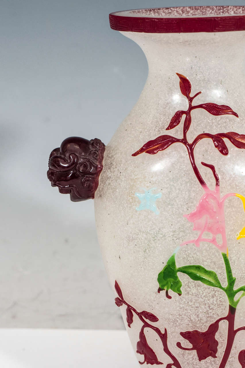 Qing A Late 19th Century Chinese Cut-Glass Peking Vase with Decorative Floral Motif For Sale