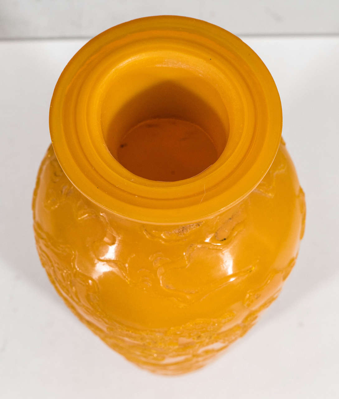 Early 20th Century Chinese Cut-Glass Peking Solid Yellow Vase In Good Condition In New York, NY