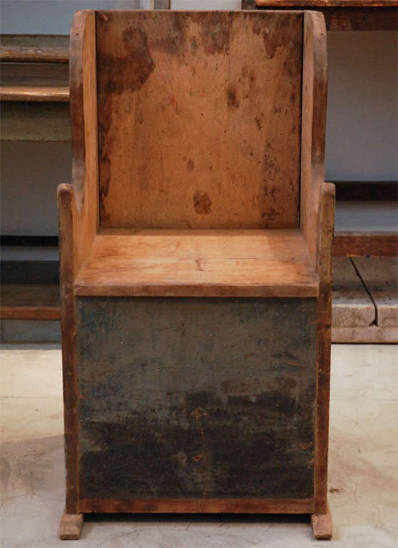 an amazing early american side chair which was made to bring from the porch to the kitchen. beautful natural age.