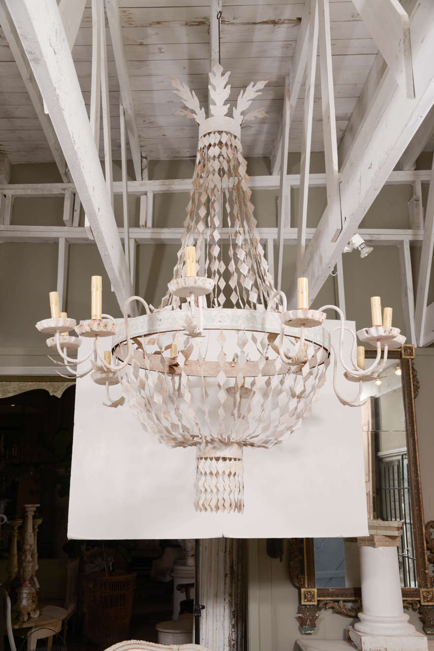 White Tole Chandelier In Excellent Condition For Sale In Houston, TX