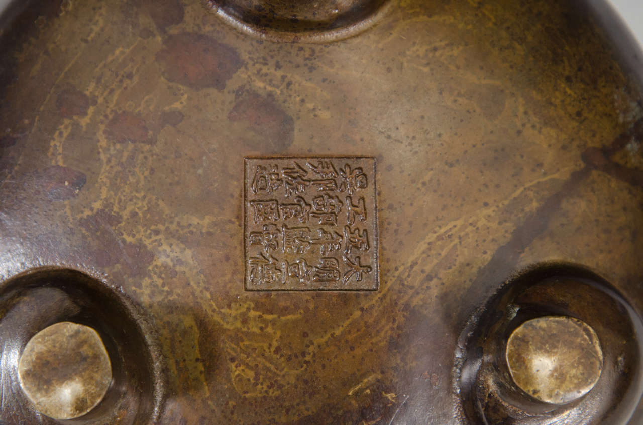 Qing Dynasty Heavy Chinese Bronze Incense Burner In Good Condition In New York, NY