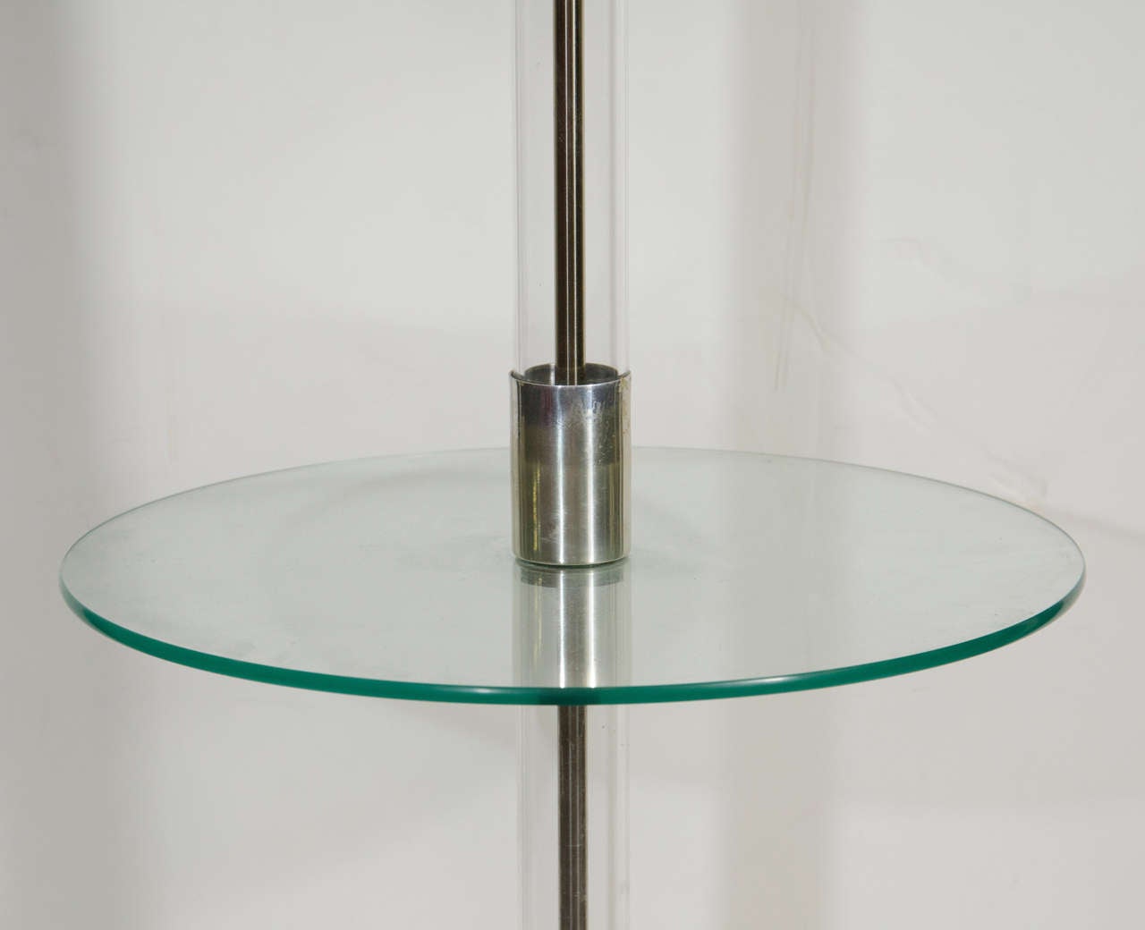 Midcentury Lucite and Chrome Floor Lamp Table In Good Condition In New York, NY