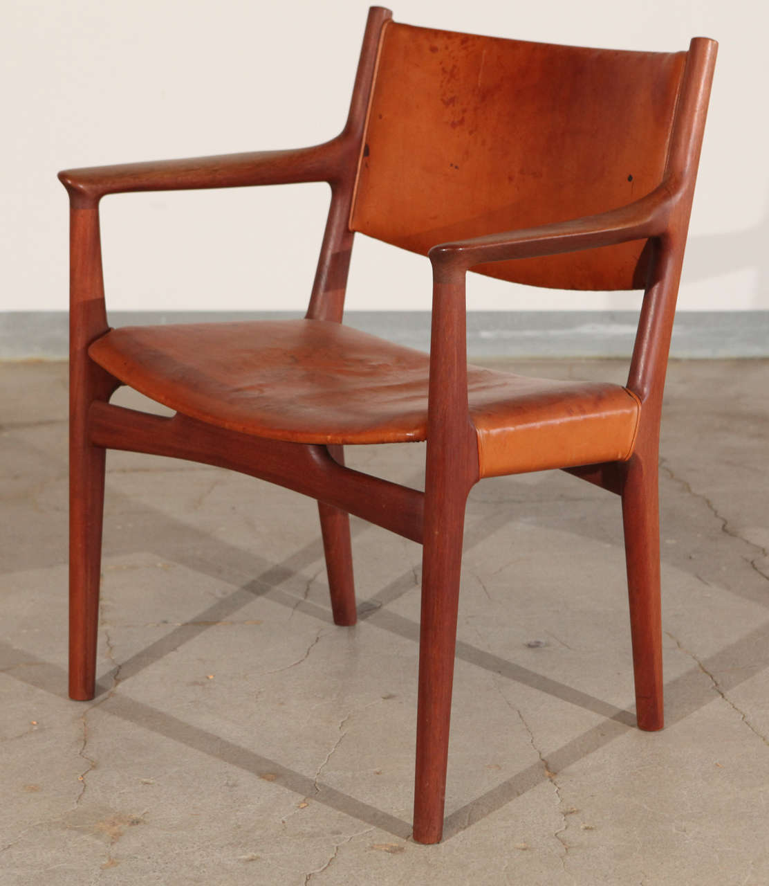 Hans Wegner JH 513 armchair with original leather