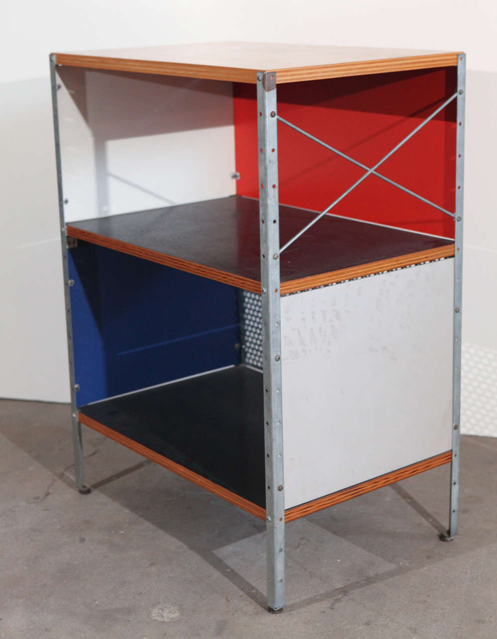 Eames 1st Generation ESU 200 Storage Unit