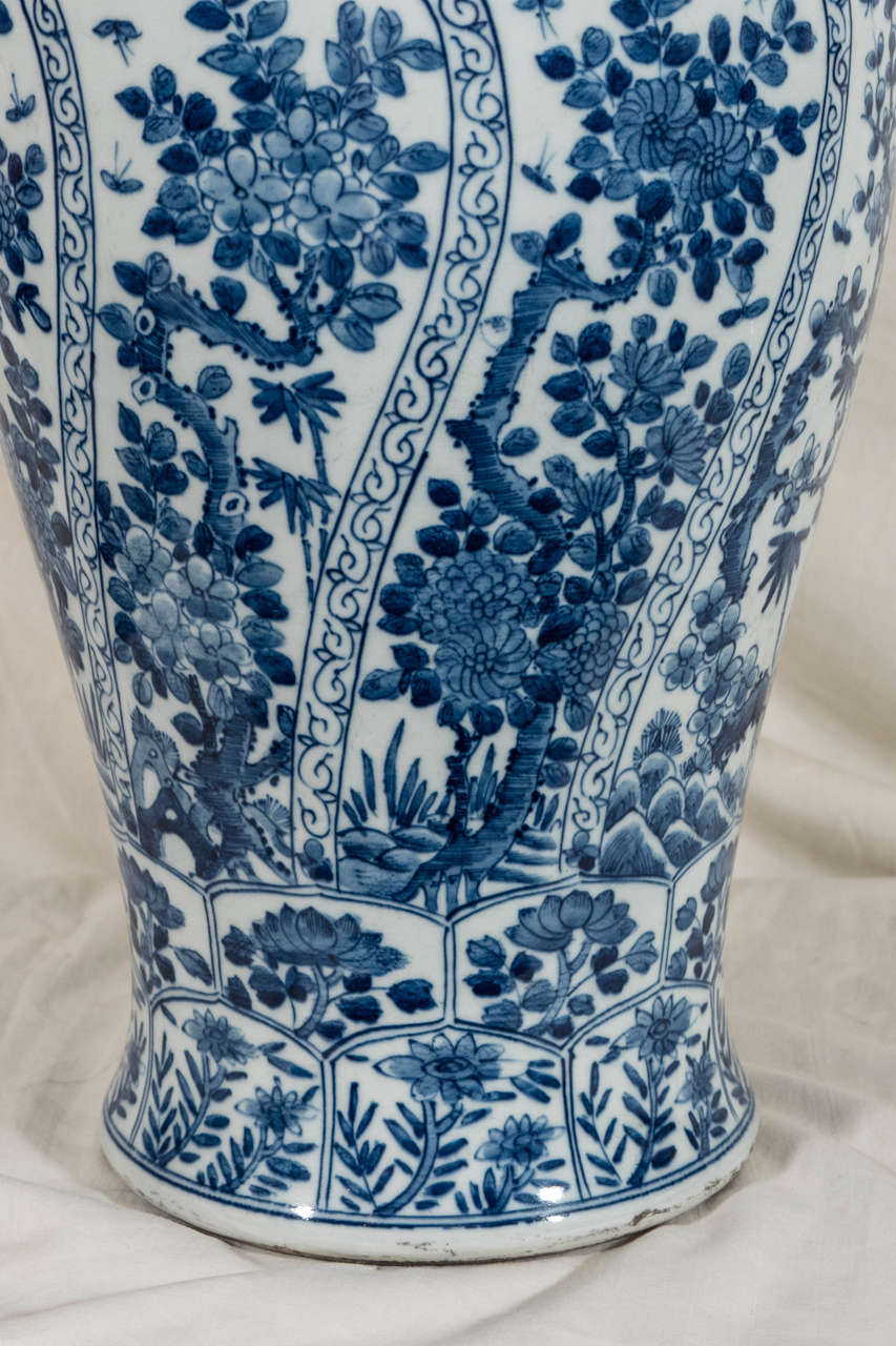 Pair of Large Chinese Blue and White Covered Vases In Excellent Condition In Katonah, NY