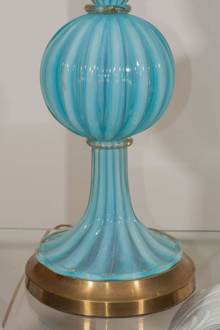 italien Lampe en verre de Murano bleu en vente