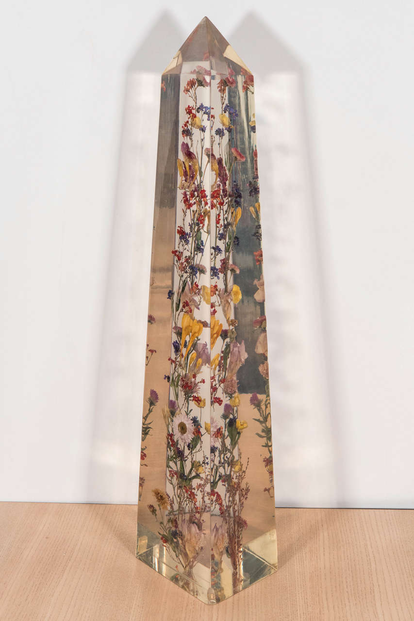Pierre Giraudon Resin Obelisk with Flowers, 1960s, French For Sale 1