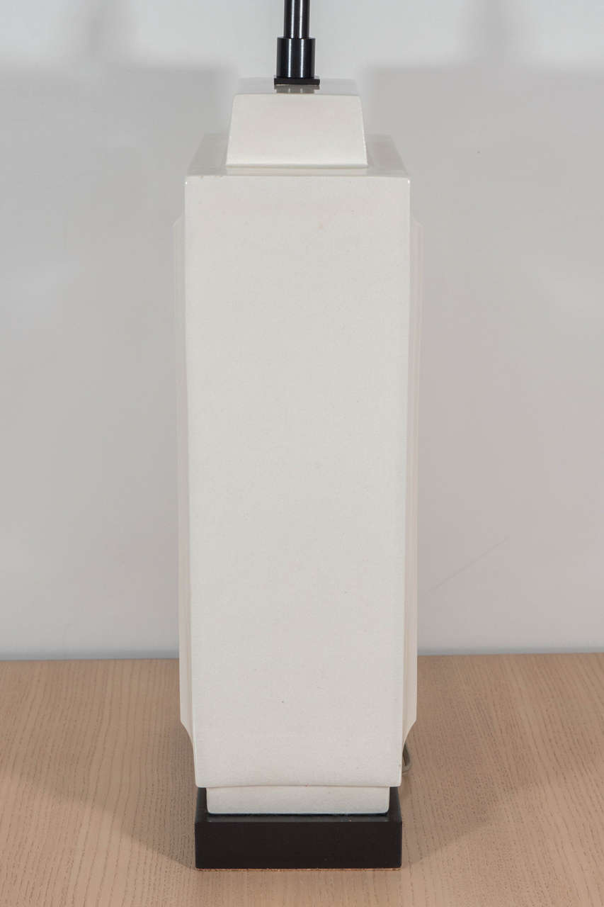 White Rectangular Ceramic Table Lamp with Bronze Base, USA, circa 1950s For Sale 1
