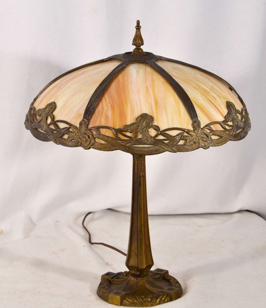 Victorian Bent Slag Glass Table Lamp In Excellent Condition In Austin, TX