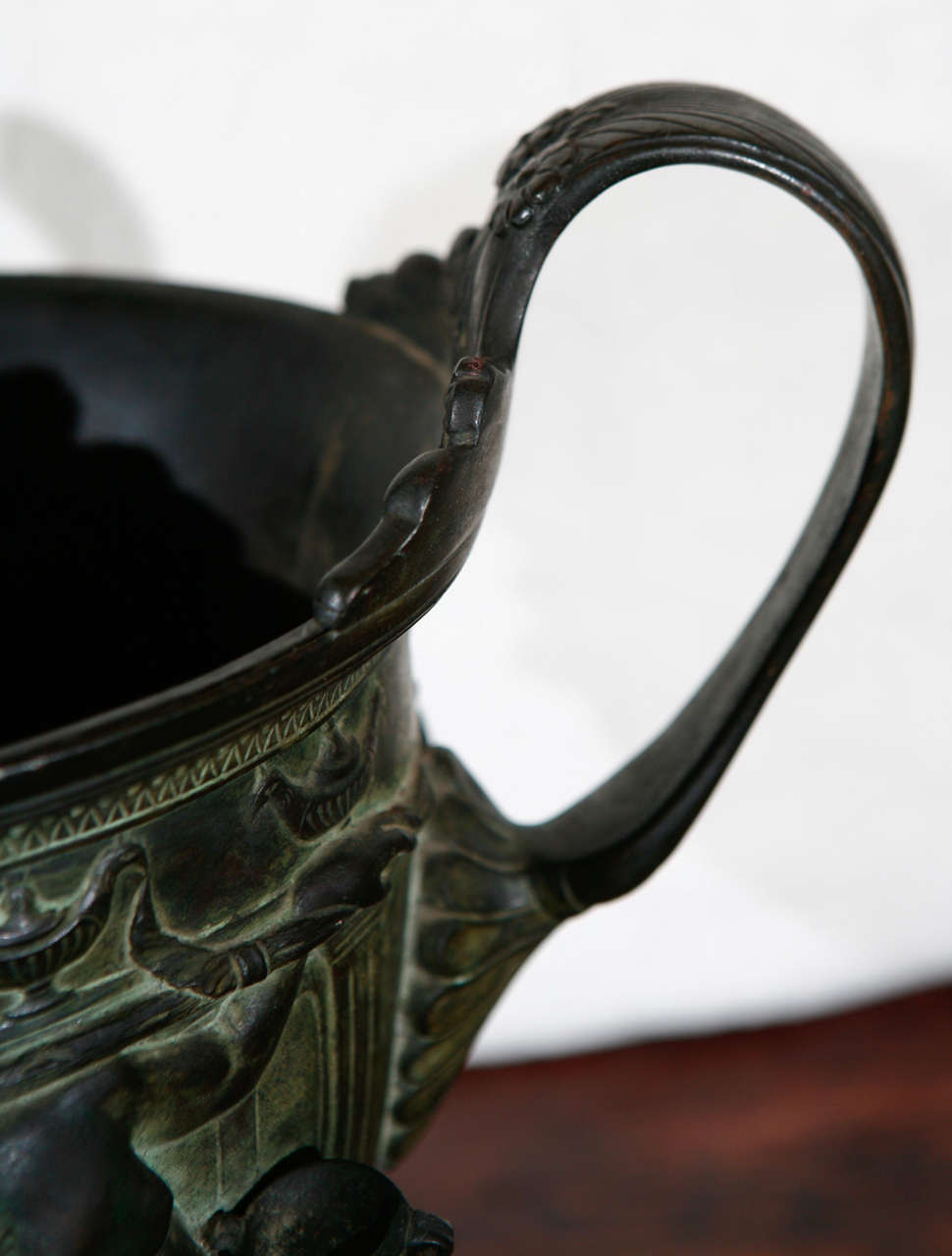 Bronze Cache Pot In Excellent Condition For Sale In Los Angeles, CA