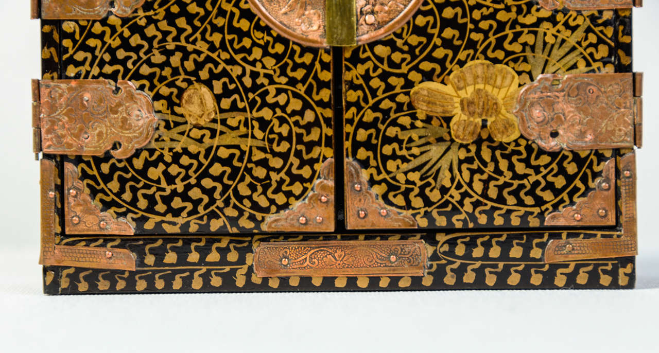 19th Century Japanese Lacquer Cabinet 1