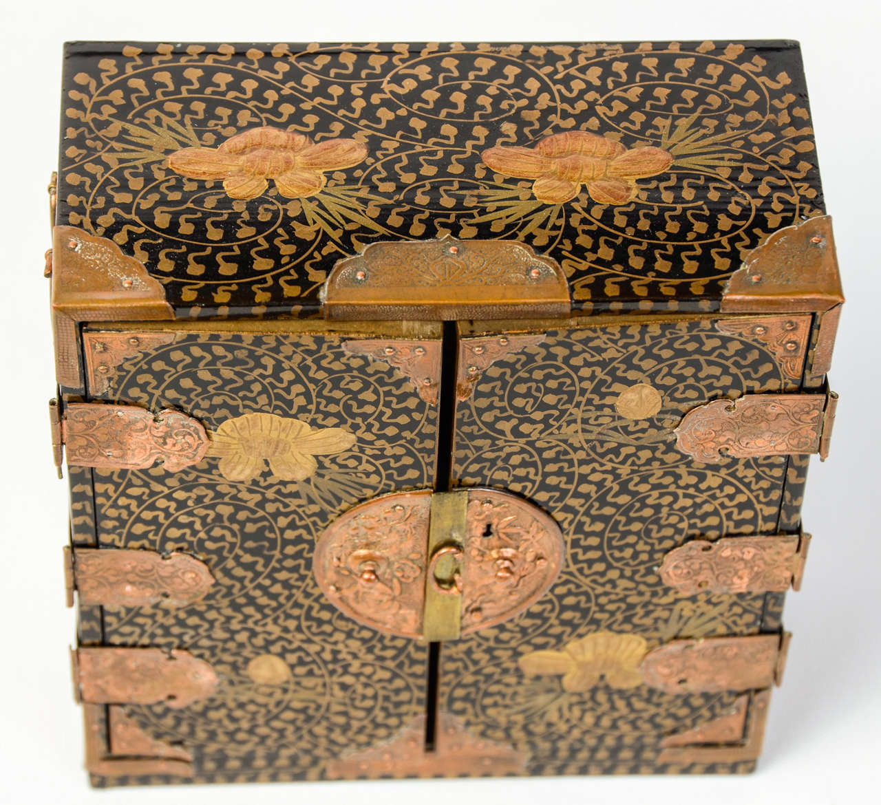19th Century Japanese Lacquer Cabinet 6