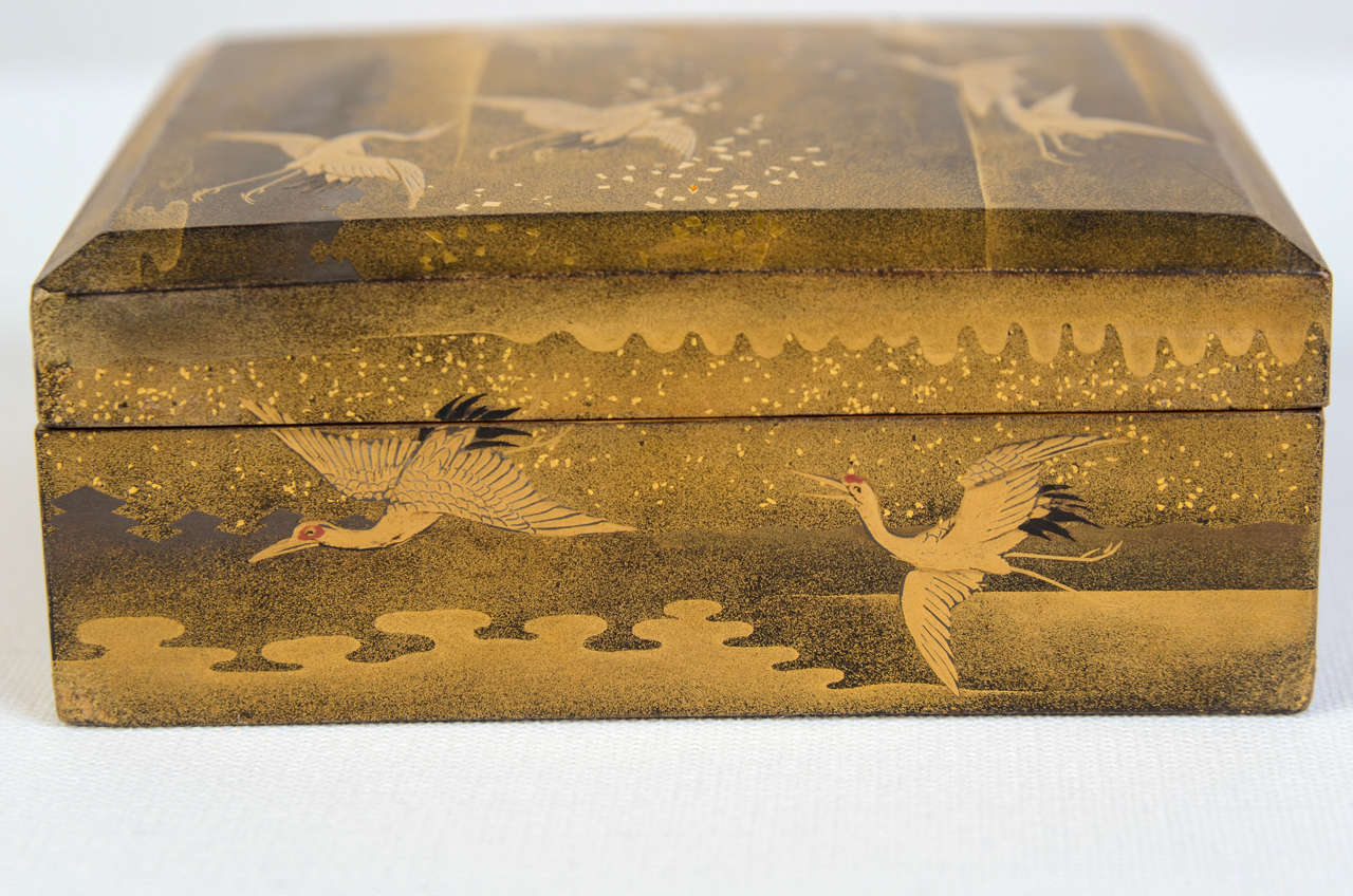 19th Century Golden Japanese Lacquered Box 2