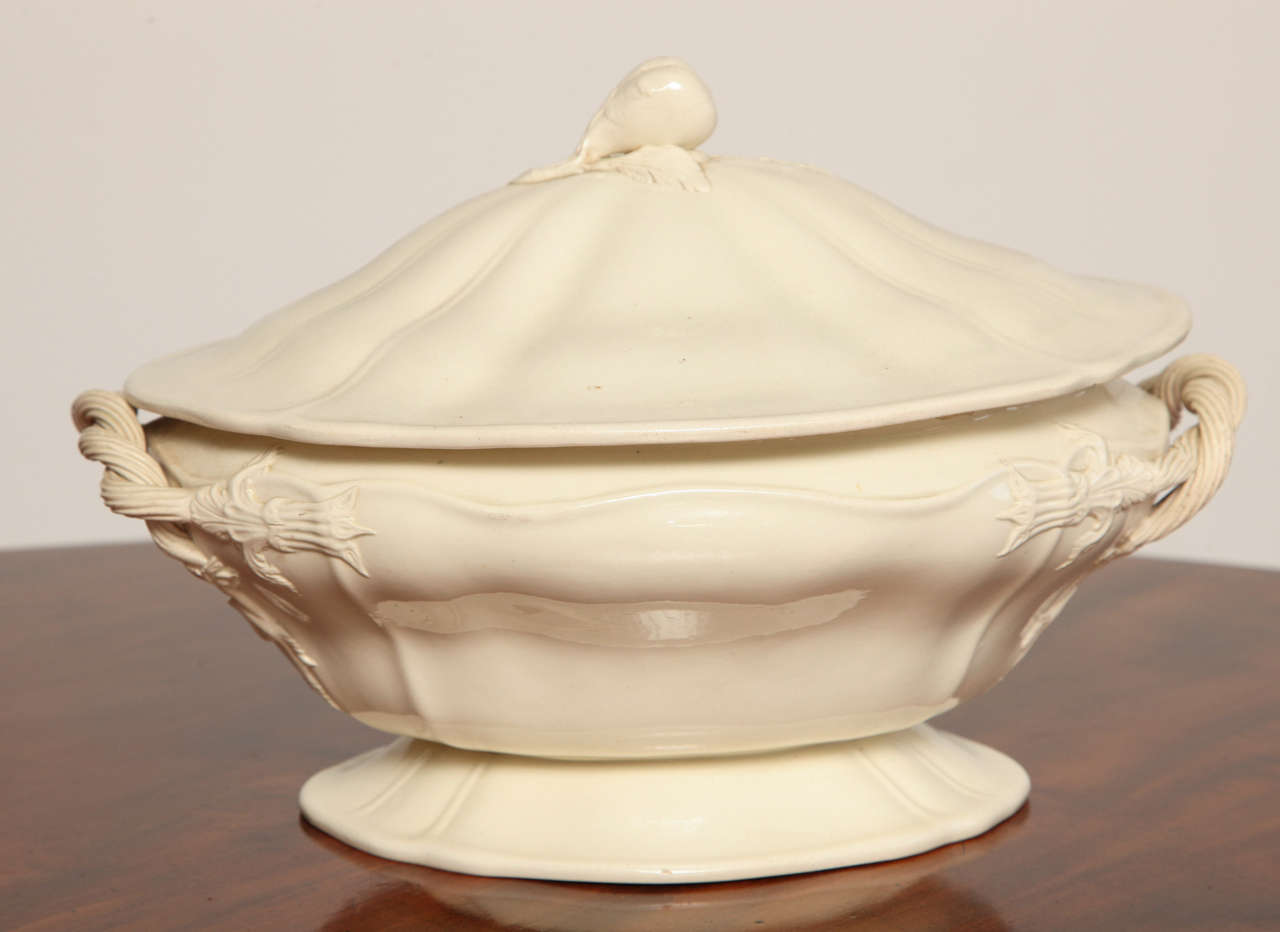 English Early 19th Century Leeds Creamware Tureen For Sale