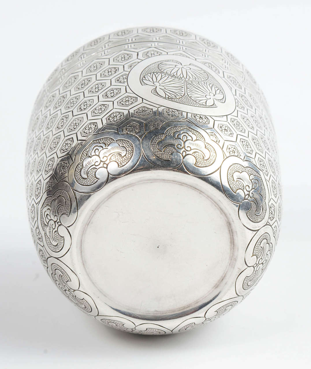 20th Century Japanese Silver Natsume, Tokugawa Mon For Sale 3