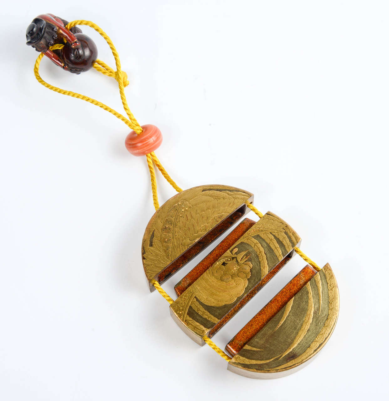 Carved 19th Century Japanese Gold Lacquer Inro with Netsuke (Decorative Pills Box) For Sale