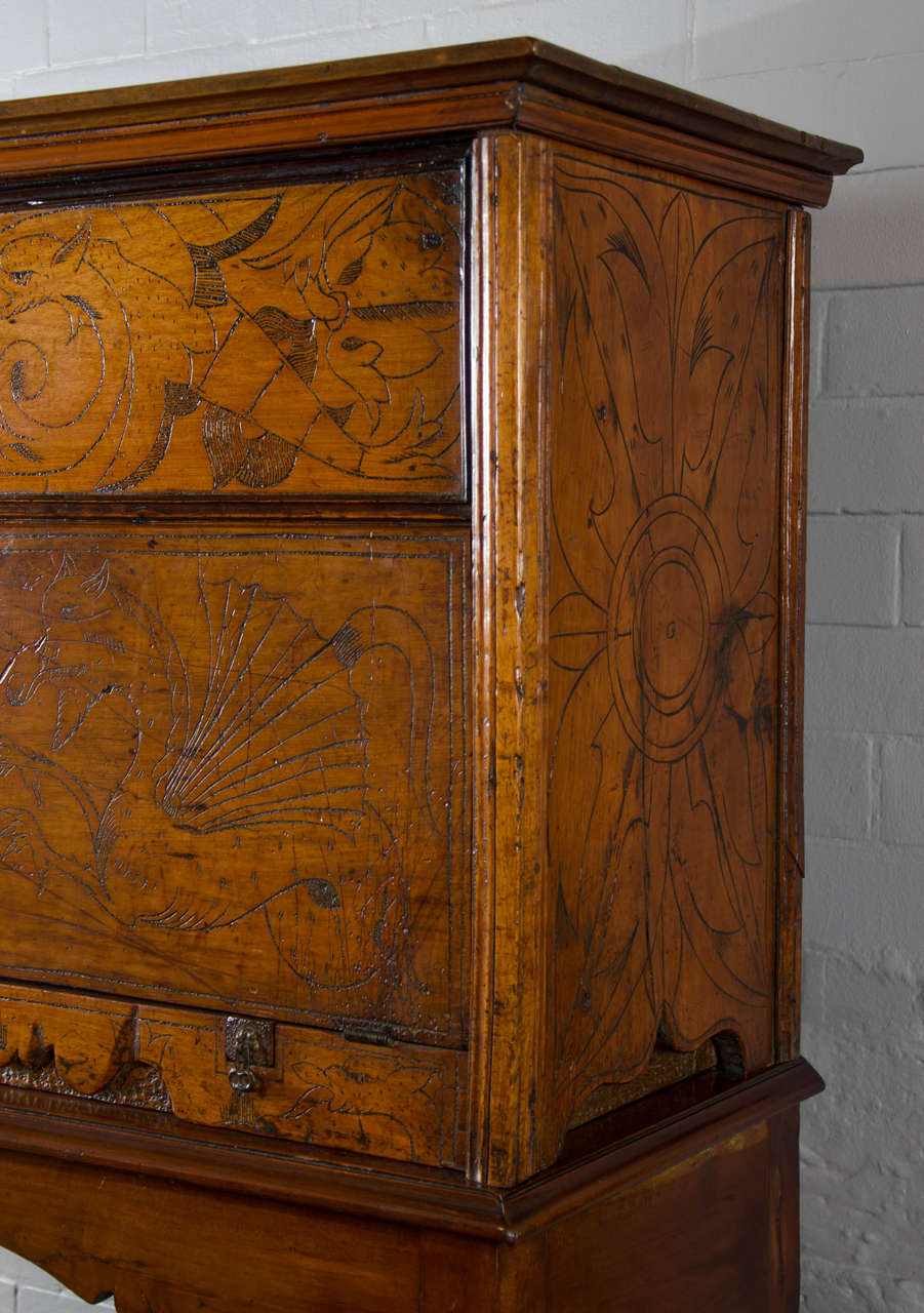 17th Century Walnut Writing Cabinet on Stand In Excellent Condition In London, GB