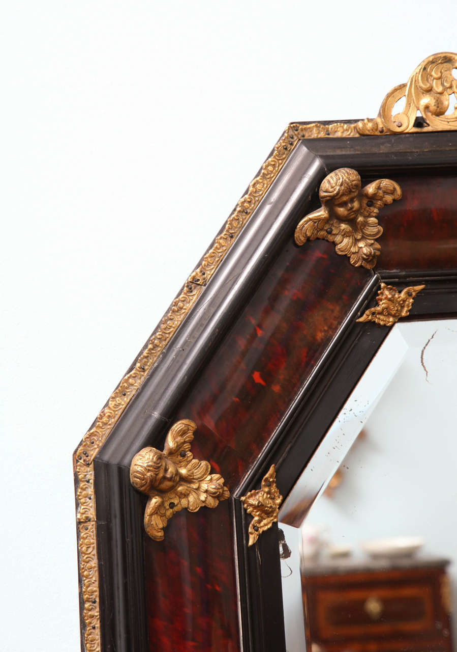 Tortoiseshell Octagonal Mirror with Applied Gilded Bronze Putti In Excellent Condition For Sale In New York, NY