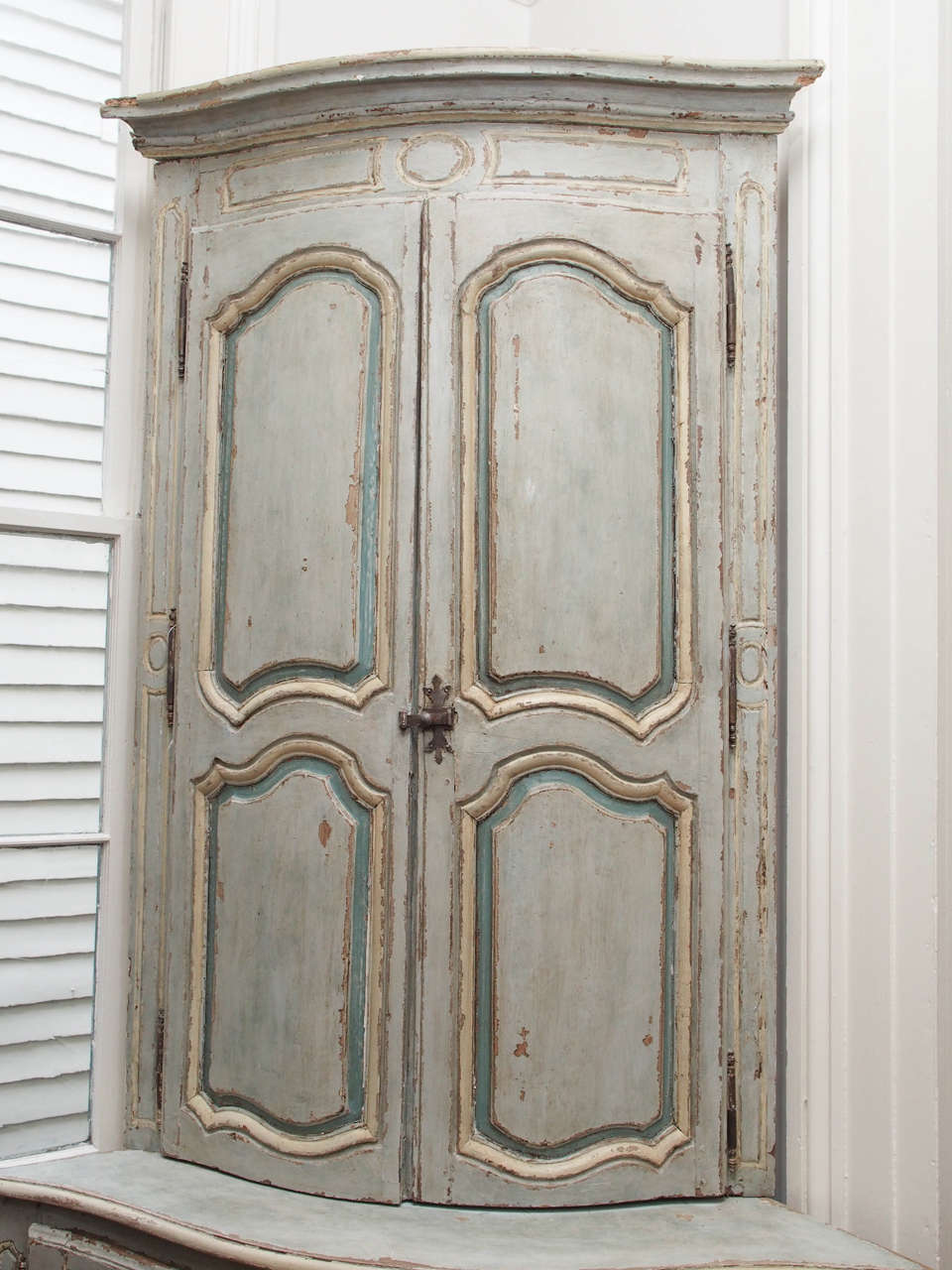 Rustic 18th century french painted  corner cabinet