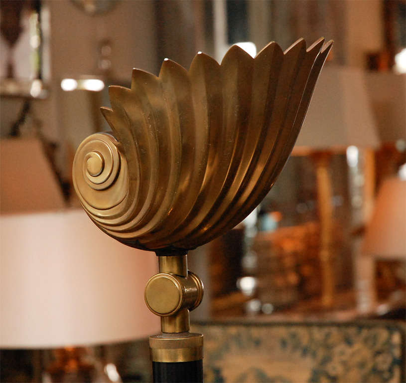 UNIQUE FLOOR LAMP WITH NAUTICAL INSPIRATION.