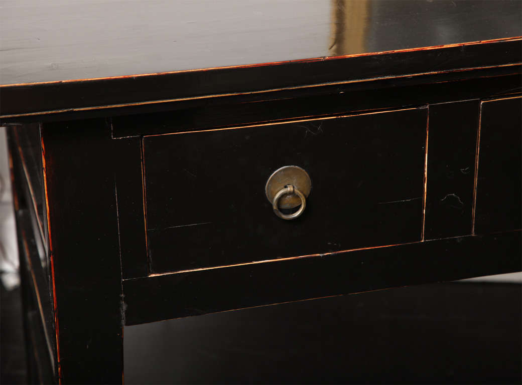 Mid-20th Century Ebonized Chinese Console Table In Good Condition For Sale In New York, NY