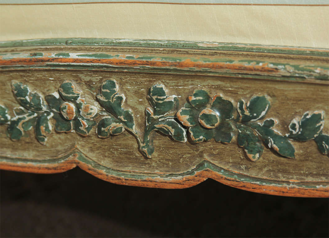 late 18th century French painted daybed-chaise For Sale 6