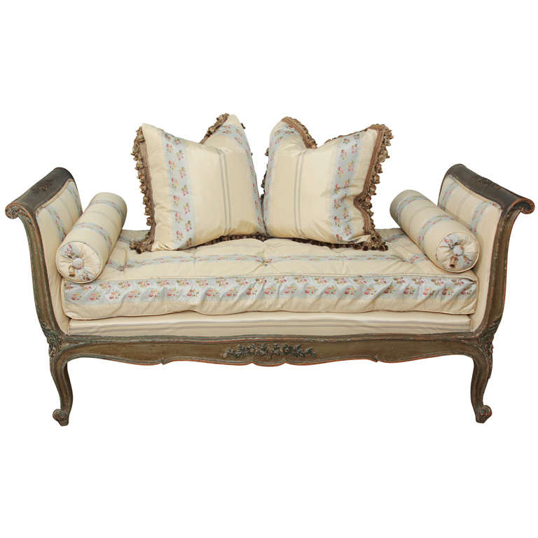 late 18th century French painted daybed-chaise For Sale