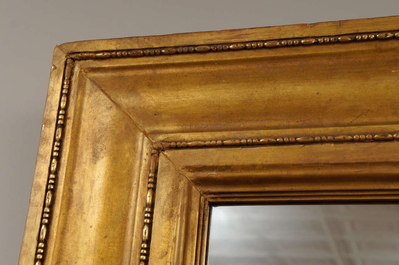 American Giltwood Mirror In Excellent Condition For Sale In Hudson, NY