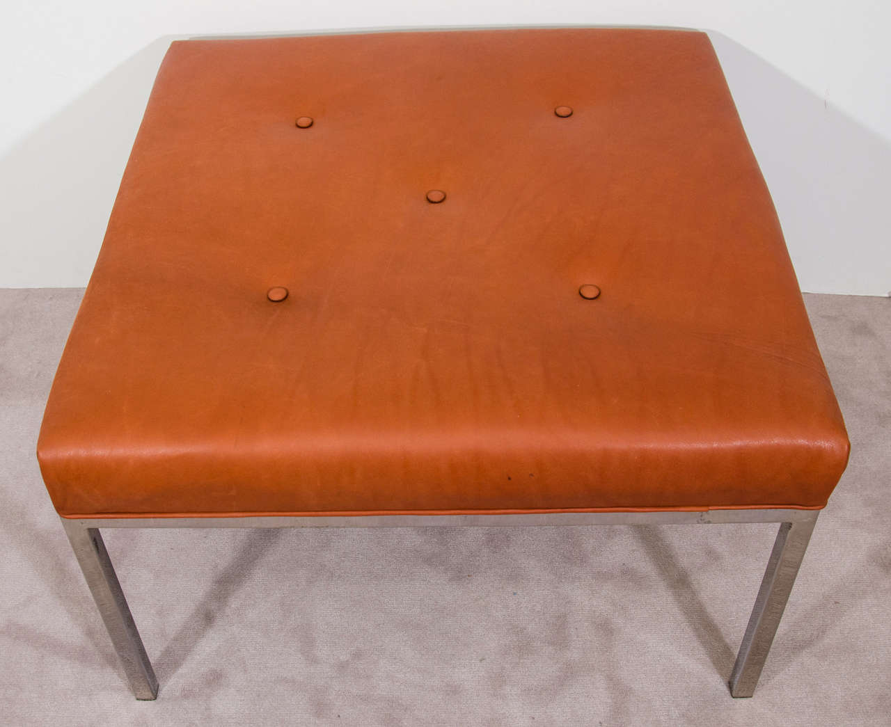 Mid-Century Leather Ottoman in the Style of Knoll In Good Condition In New York, NY