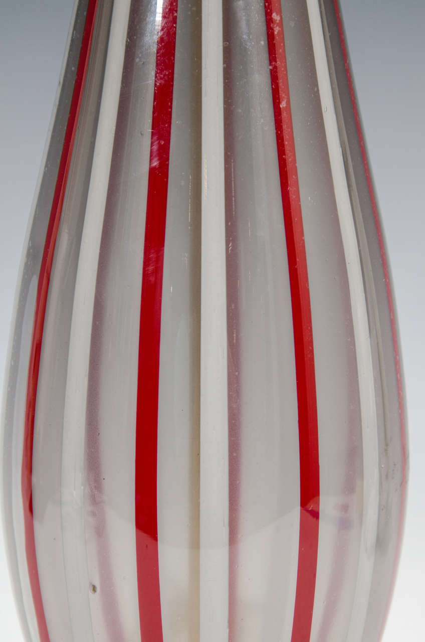 A Midcentury Pair of Red and White Striped Murano Glass Lamps In Good Condition For Sale In New York, NY