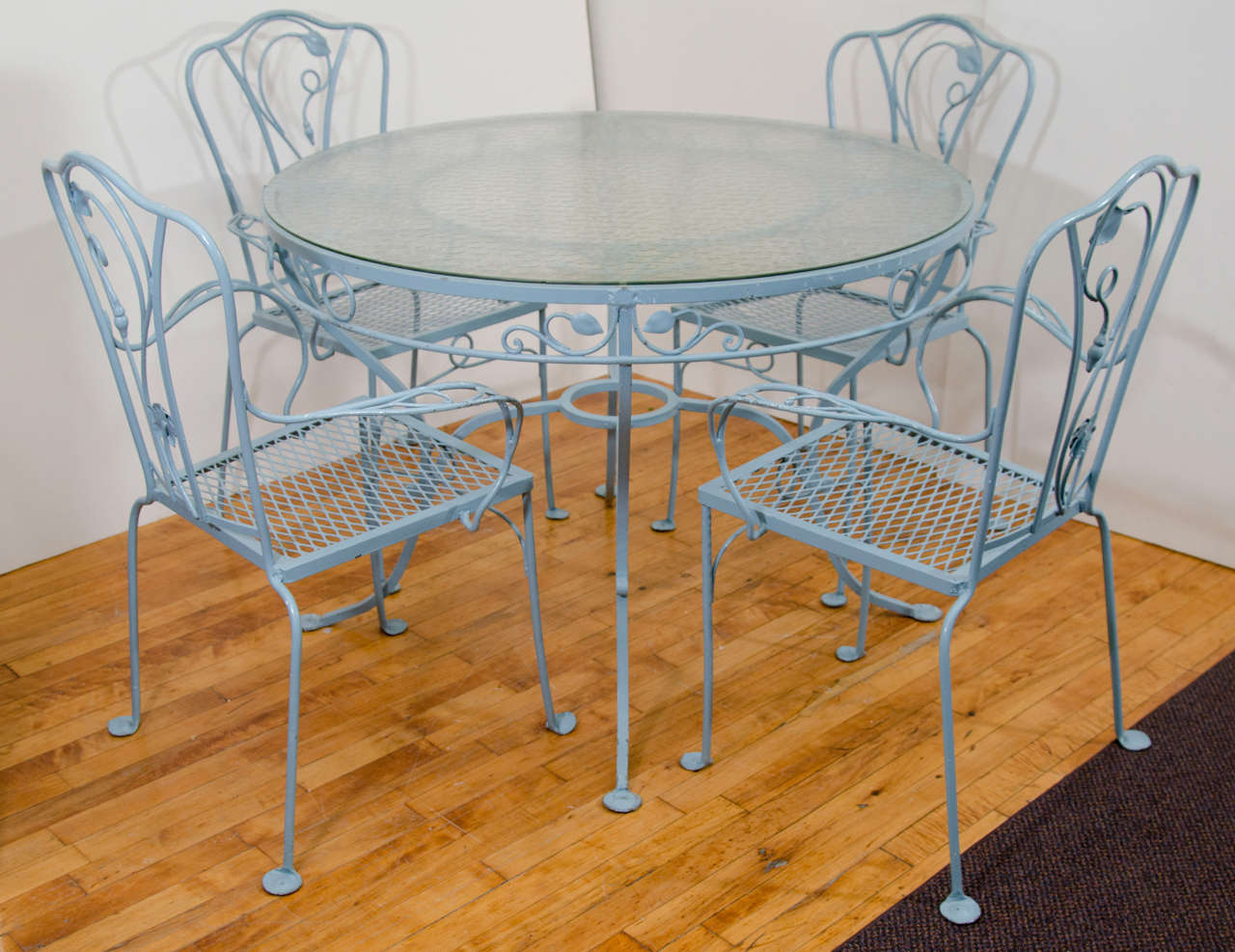 wrought iron table and chairs vintage