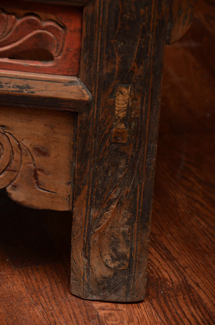 Q'ing Dynasty Shanxi Three-Drawer Lacquered Altar Coffer with Iron Trim For Sale 2