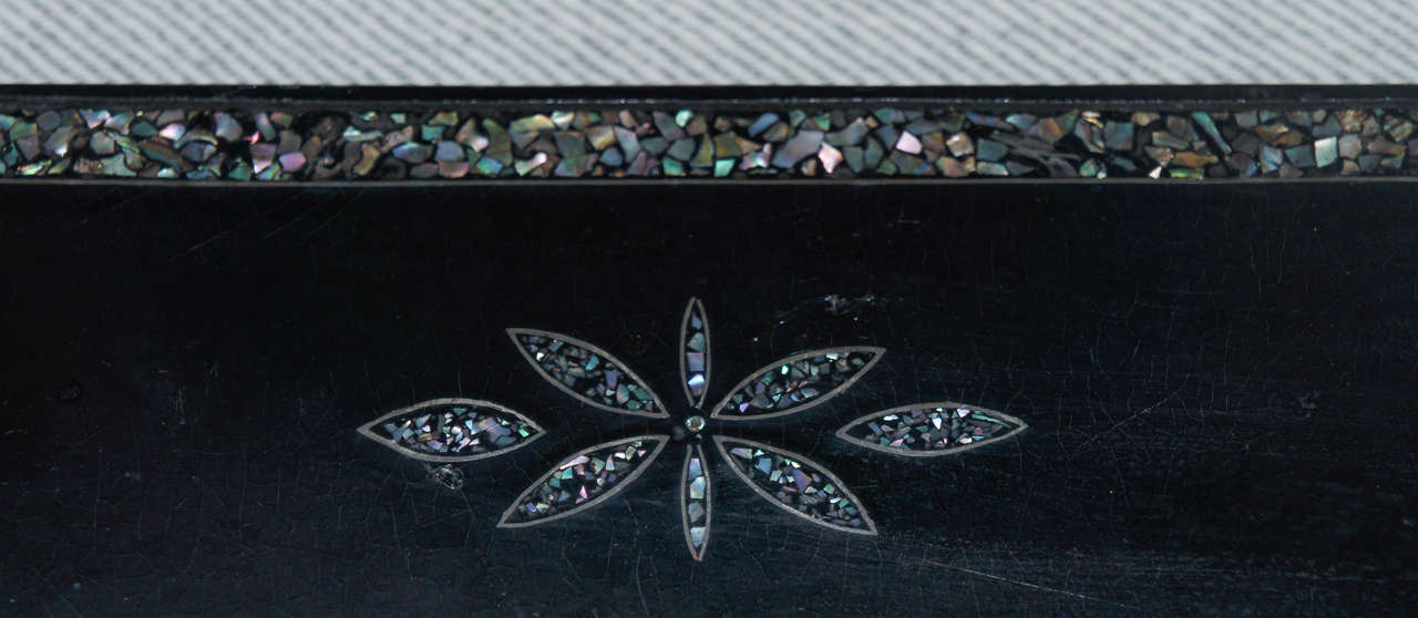 Louis Philippe Papier Mâché Pen Box with Mother of Pearl Decorative Inlay In Excellent Condition For Sale In Hudson, NY