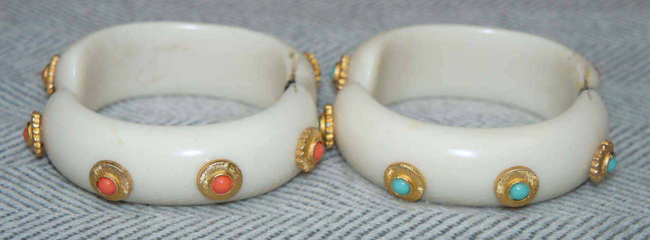 Three Hattie Carnegie Style Faux Ivory Bangle Bracelets In Excellent Condition In Hudson, NY