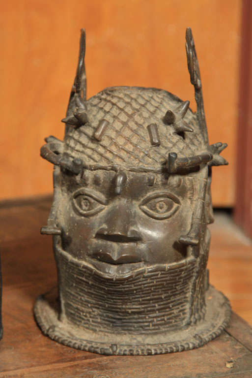 Bronze  Head  from  Benin,  Nigeria In Excellent Condition For Sale In Bedford, NY