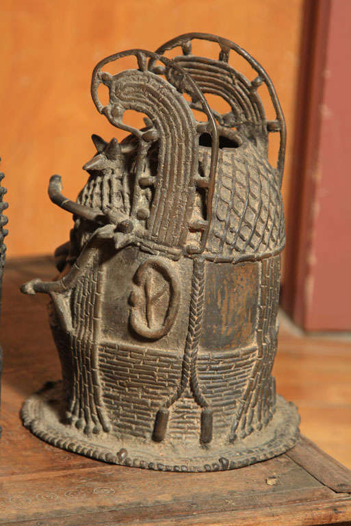 Bronze  Head  from  Benin,  Nigeria For Sale 2