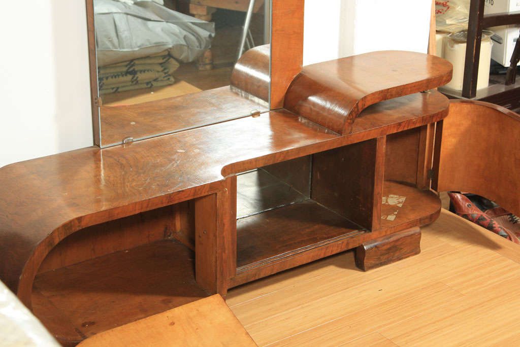 French  Art  Deco  Dressing  Table For Sale 3