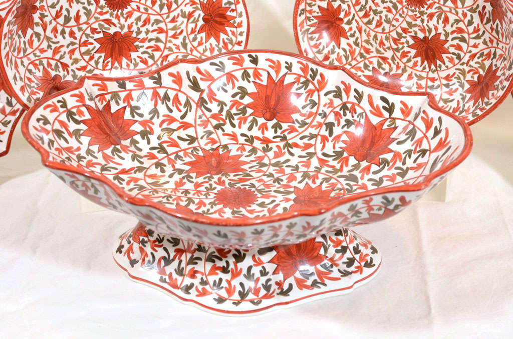 Chinoiserie A Set of Serving Dishes, Late 18th Century Red Clobbered Creamware Dishes