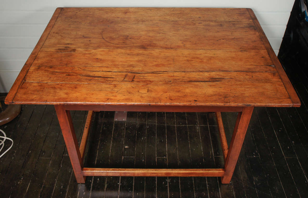 colonial tavern table