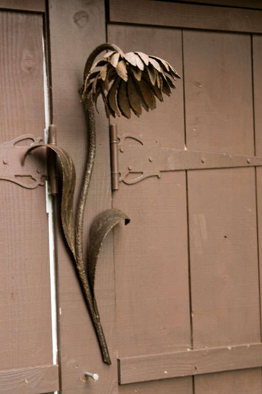 Gilt Metal Flower Sconce For Sale at 1stdibs