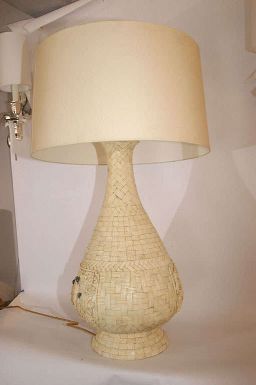 Japanese 1920s Hand-Carved Bone Table Lamp 3