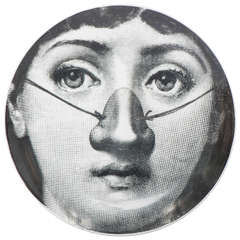 Tema e Variazione Porcelain Plate by Piero Fornasetti Tema e Variazione Porcelain Plate by Piero Fornasetti