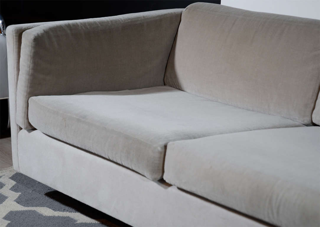 Outstanding Harvey Probber Tuxedo Sofa in Taupe Mohair In Excellent Condition In Fort Lauderdale, FL