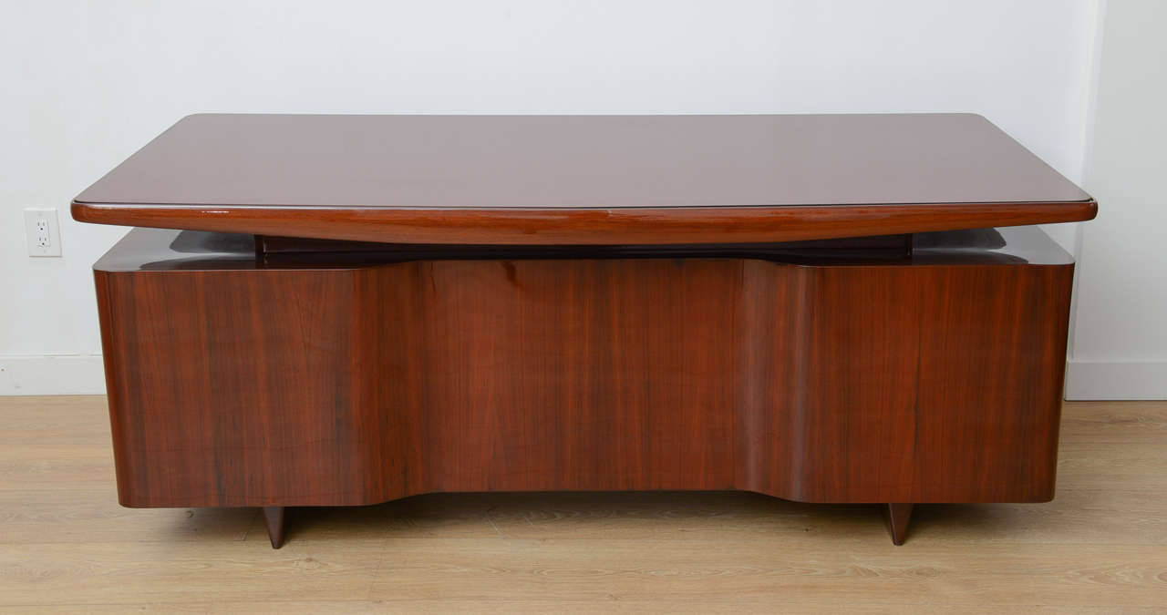 Exceptional 1950s Italian Executive Desk. 3