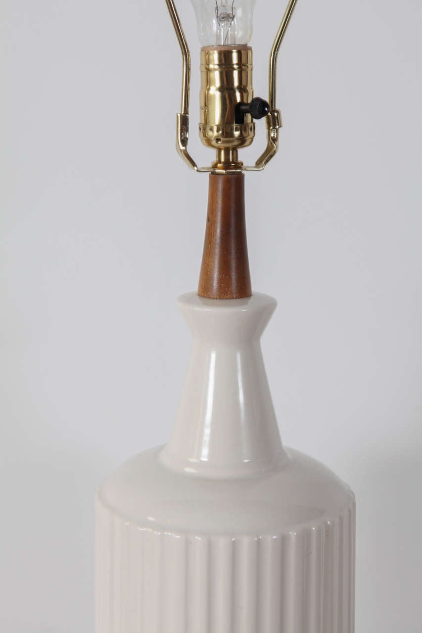 Mid-20th Century Mid-Century Cream Ceramic and Teak Table Lamp