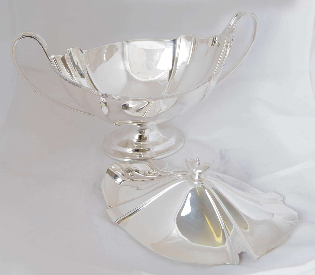 Antique Victorian Silver Soup Tureen For Sale 2
