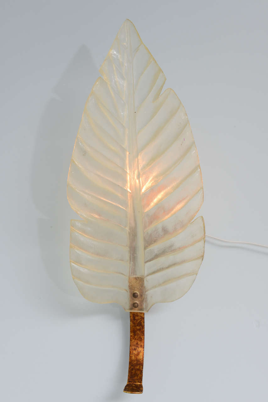 Pair of Stunning Lucite Leaf Sconces In Excellent Condition In Miami, Miami Design District, FL