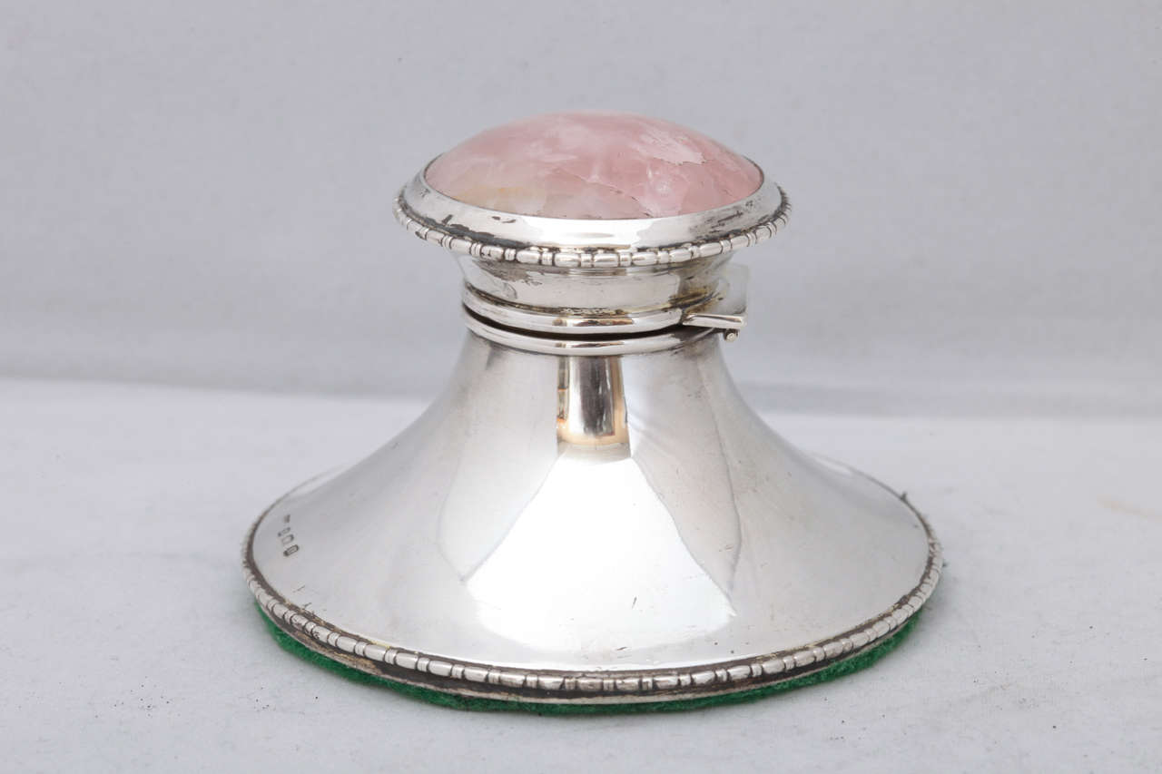Edwardian Sterling Silver and Rose Quartz Inkwell with HInged Lid In Excellent Condition In New York, NY