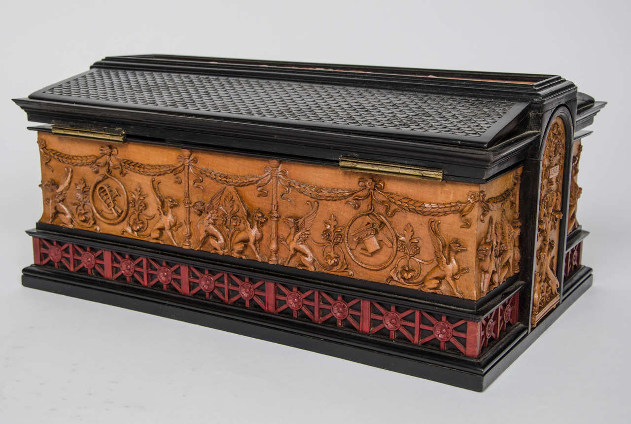 Grand Tour Marriage Box in the Form of a Sarcophagus In Excellent Condition In Henley-on Thames, Oxfordshire