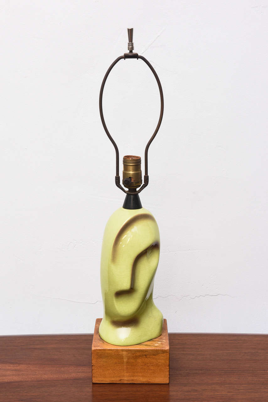 Mid-Century Modern Paire de lampes Heifetz en céramique, une vert pâle et une jaune pâle, années 1950, États-Unis en vente